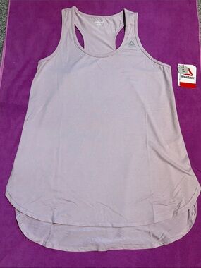 NWT 💜Reebok Light Lavender Racerback Tank Top - Women's. Size Medium.